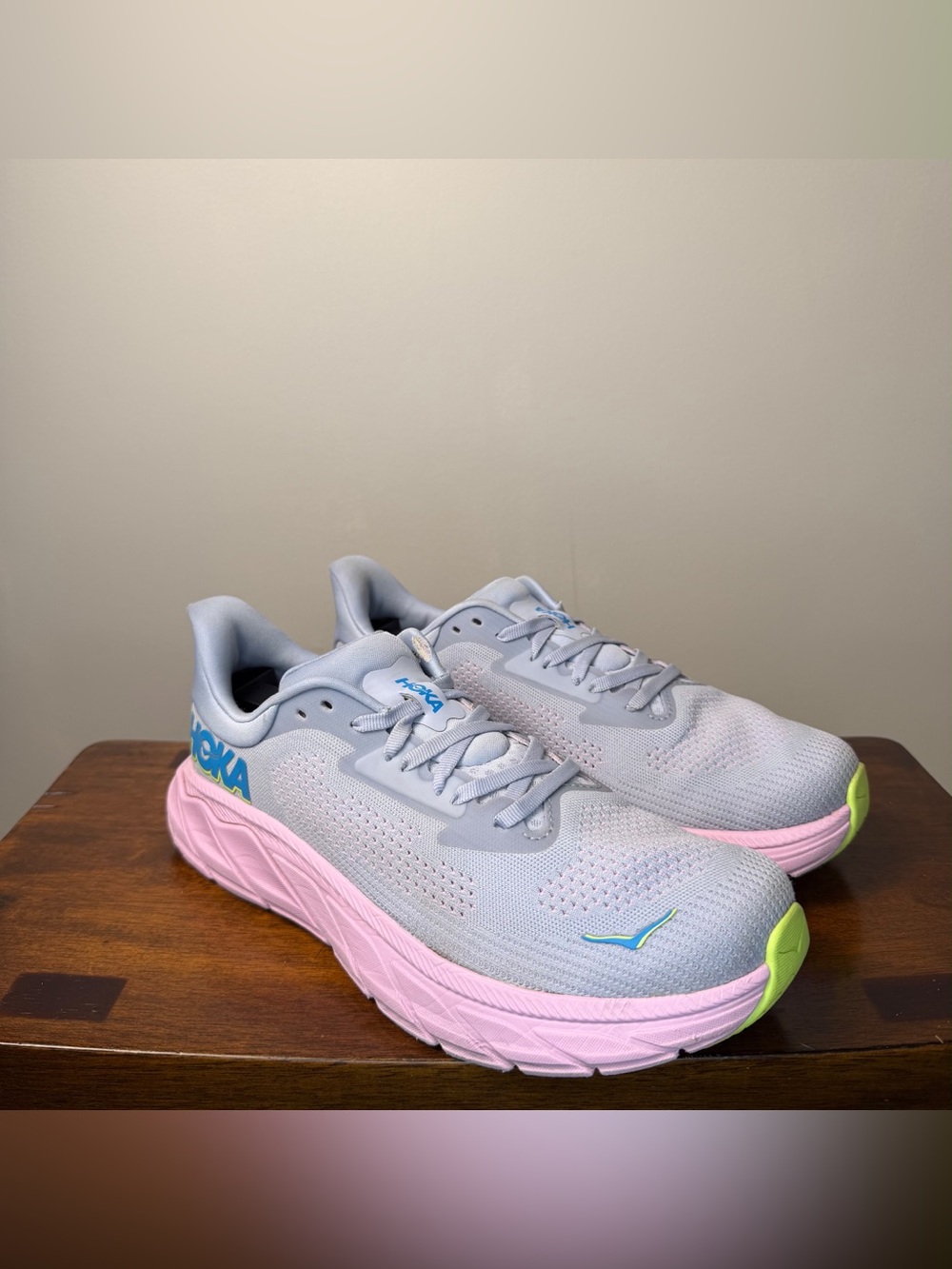 HOKA Arahi 7 Wide Womens 8.5 D Gull Pink Twilight Running Shoes 1147890 GLP